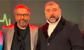 امضای ستاره‌ها پای پوستر مهرداد و علی/ عکس