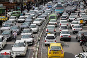 نقص فنی اتوبوس در آزادراه تهران - کرج ترافیک سنگین ایجاد کرد