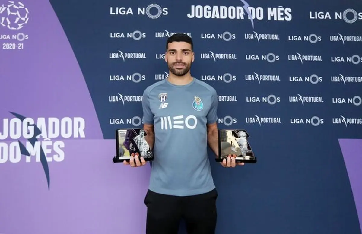 طارمی روی جلد ۲ روزنامه پرتغالی