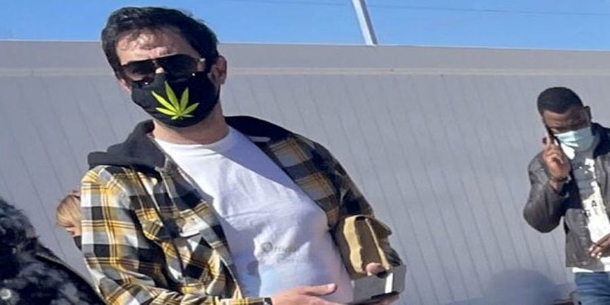 آقای شهاب حسینی این ماسکها برا سلامتی خوب نیست!