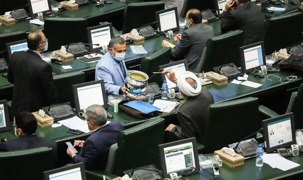 جمع‌آوری امضا در مجلس برای ضروت اجرای قانون لغو تحریم‌ها