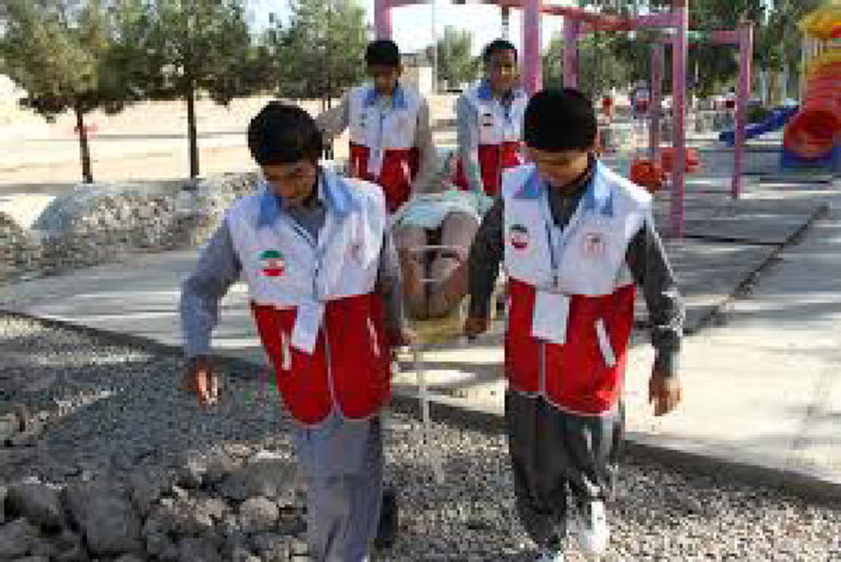 دانشآموزان ملایری امدادگر میشوند