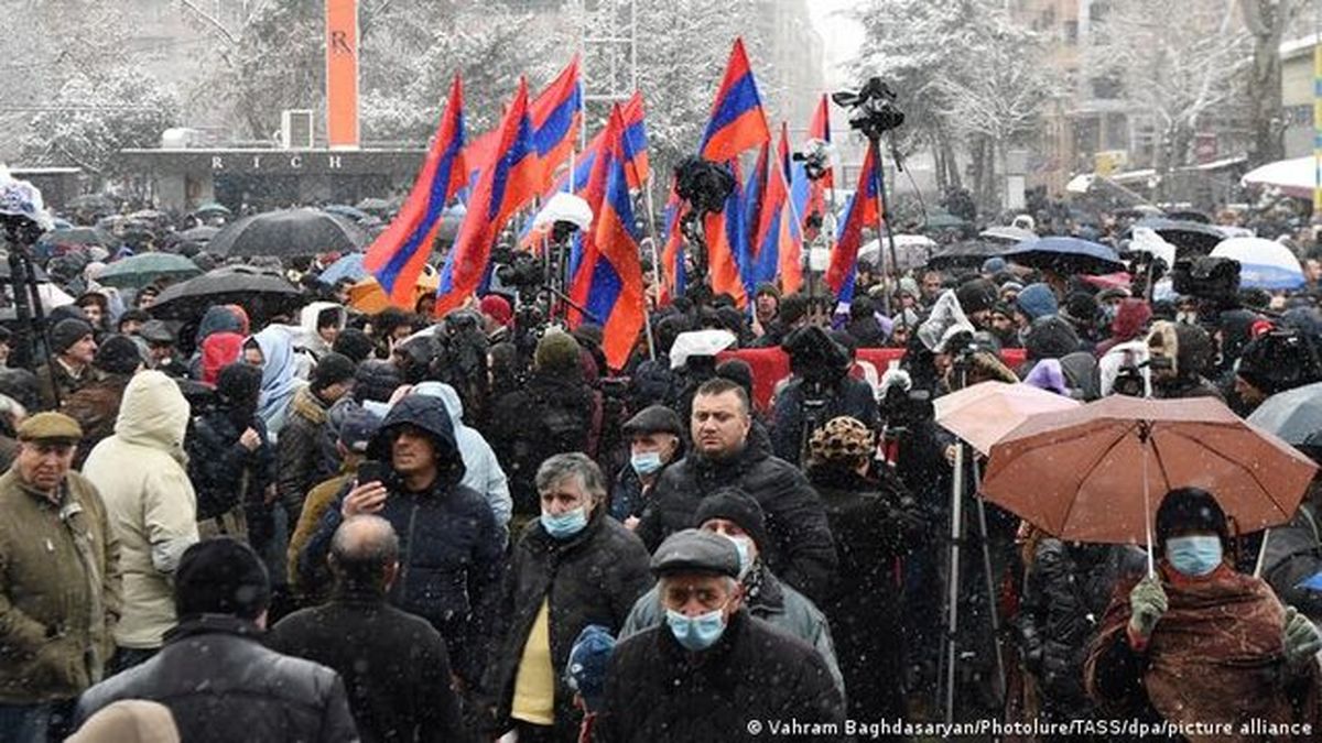 مخالفان نخست وزیر ارمنستان در خیابان ‌های ایروان