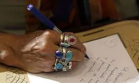 دختر جوان: رمال تهدید کرد با اجنه آزارتان می‌دهم