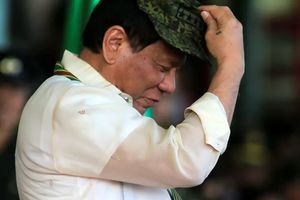 دستور رئیس جمهور فیلیپین به ارتش و پلیس برای کُشتن شورشیان کمونیست