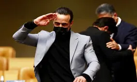کنایه سنگین علی کریمی به نبی: «فوتبال را دور ننداز!»/ عکس