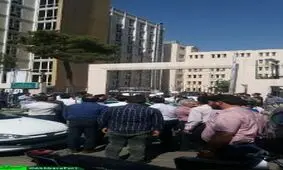 تجمع کارگزاران بیمه کشاورزی مقابل سازمان برنامه و بودجه