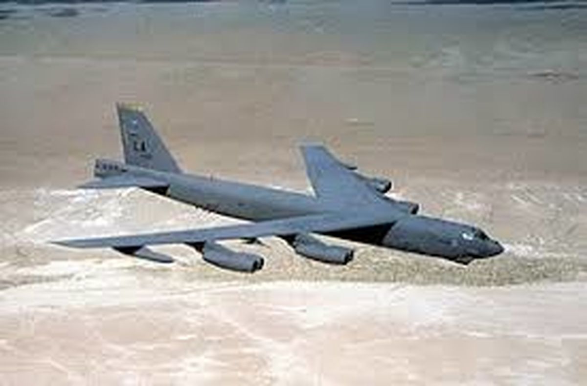 با بمب افکن B-52 آشنا شوید