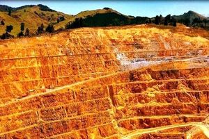کشف کوه ۹۰ درصد طلا پس از وقوع سیل!/ ویدئو