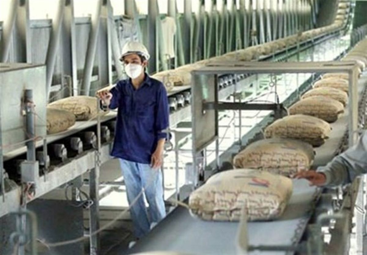 کارخانه‌های سیمان بوشهر مکلف به توزیع روزانه ۶۶۰۰ تن محصول به بازار استان شدند