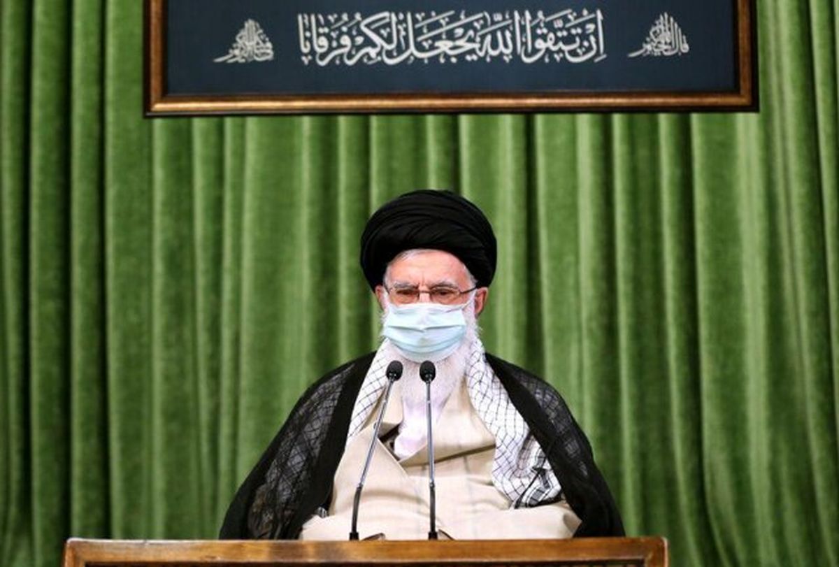 ماجرای استفاده نکردن رهبر انقلاب از ماسک و پوشاک خارجی