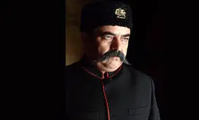 حسن معجونی در شمایل ناصرالدین شاه در آهوی من مارال