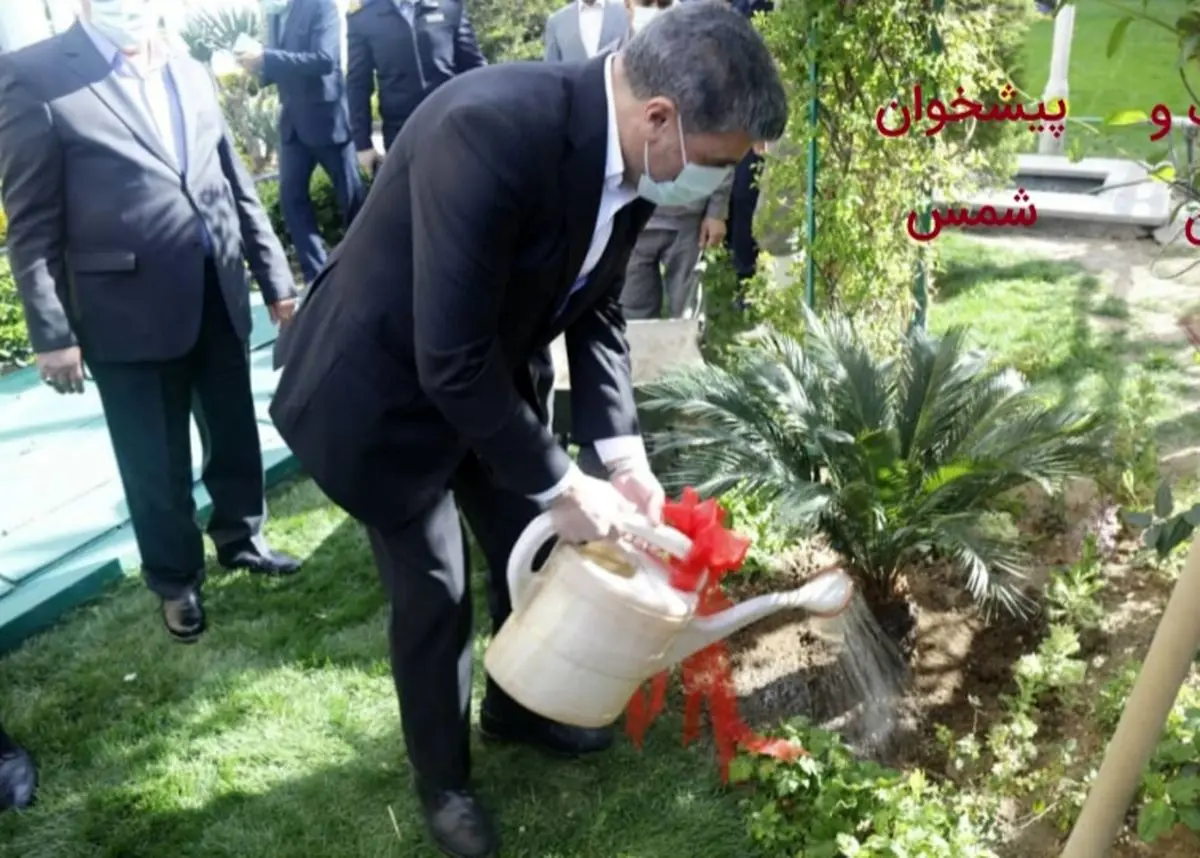 خبر خوش مدیرعامل بانک صادرات ایران برای سهامداران بانک در روز درختکاری