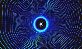 انسان می‌تواند از سفر به درون یک کرم‌چاله جان سالم به در ببرد