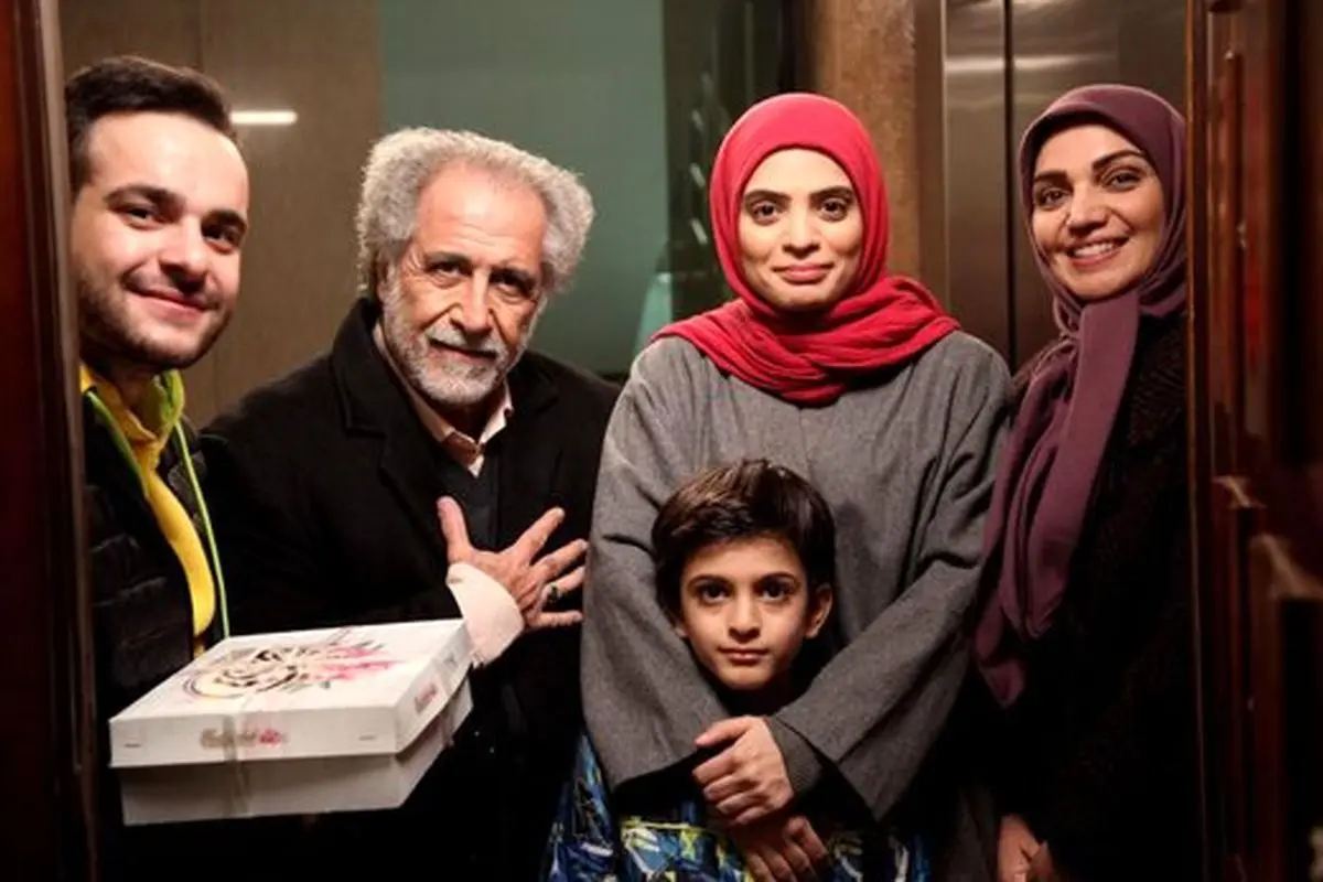 خنده‌های فرخنده و خانواده‌اش/ کمدی به سبک ایرانی