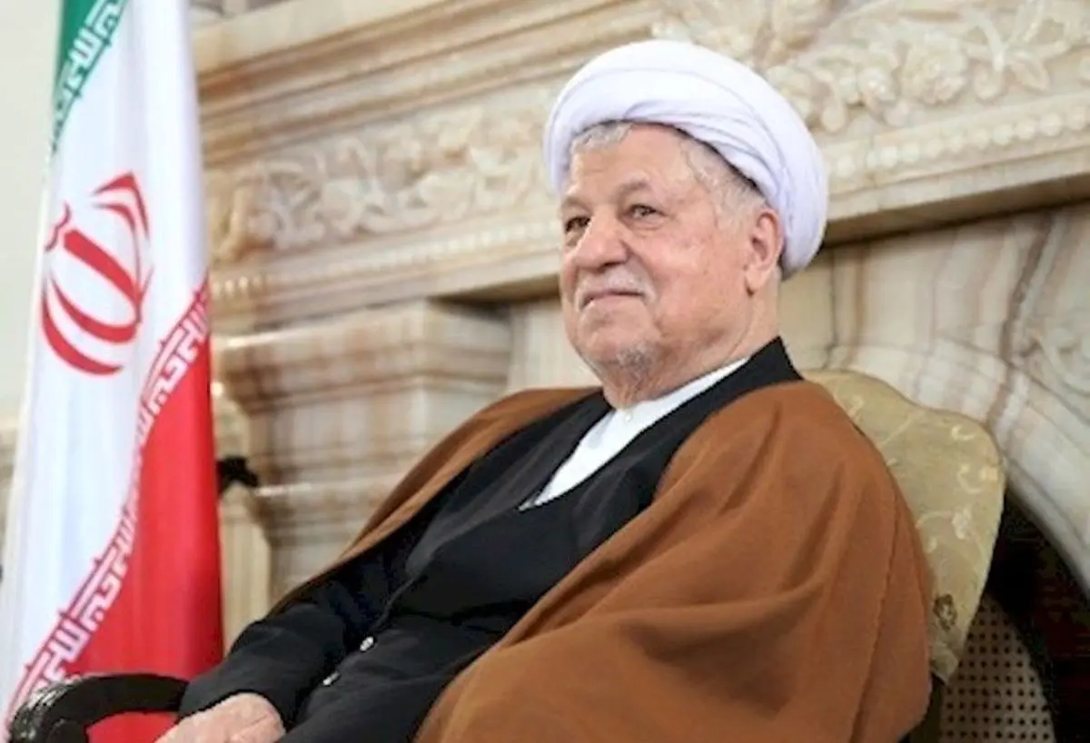 تظاهرات جمعی از حزب اللهی‌ها در مخالفت با حامیان آیت الله منتظری