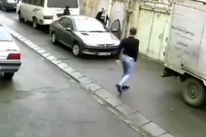 سرقت وحشیانه خودرو از یک زن تنها در محله یافت آباد تهران/ ویدئو