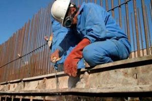 ۲ هزار کارگر ساختمانی در استان قم تکریم شدند