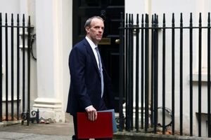 وزیر امور خارجه انگلیس: زاغری بدون تاخیر به انگلیس برگردد