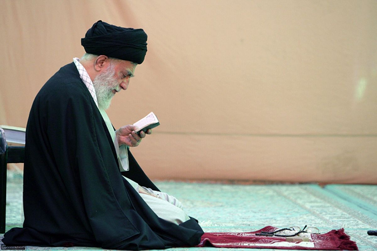 یادداشت حضرت آیتالله خامنهای درباره مناجات شعبانیه