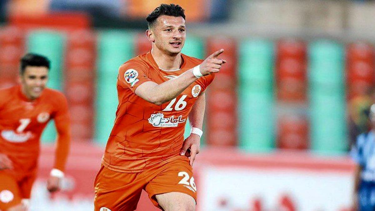 جزییات جدایی آرمان رمضانی از پرسپولیس/ نیمکتنشین میلیاردر