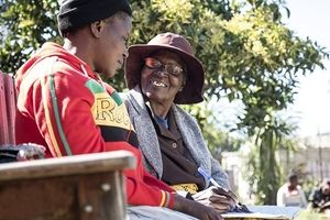 چطور مادربزرگ‌ها توانستند جلوی افسردگی را در زیمبابوه بگیرند؟