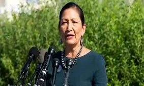 یک سرخ‌پوست برای اولین بار وزیر کشور آمریکا شد/ رأی موافق سنا به دِبرا آن هالند