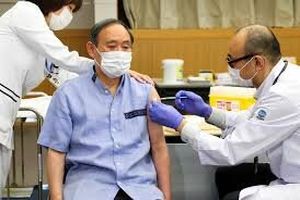 نخست‌وزیر ژاپن پیش از سفر ماه آتی به آمریکا، واکسن زد