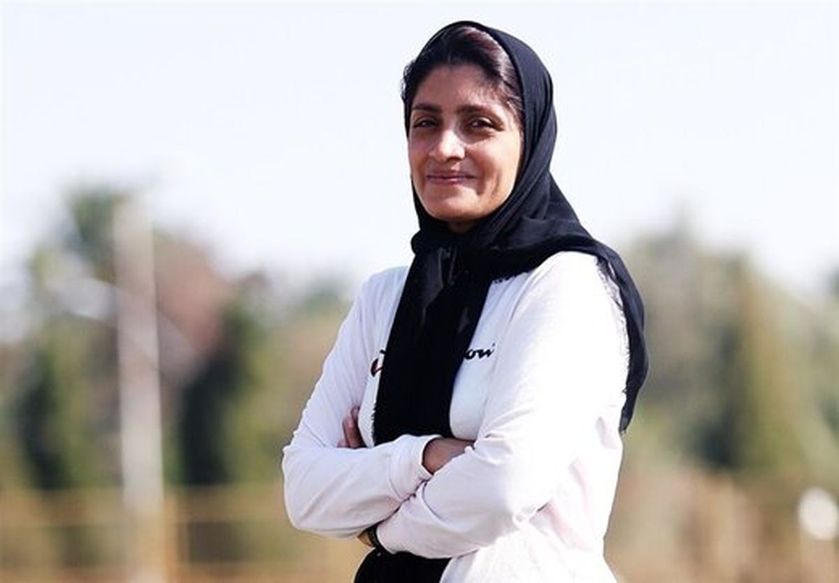 اشک‌های پرافتخاترین سرمربی فوتبال زنان ایران/ عکس