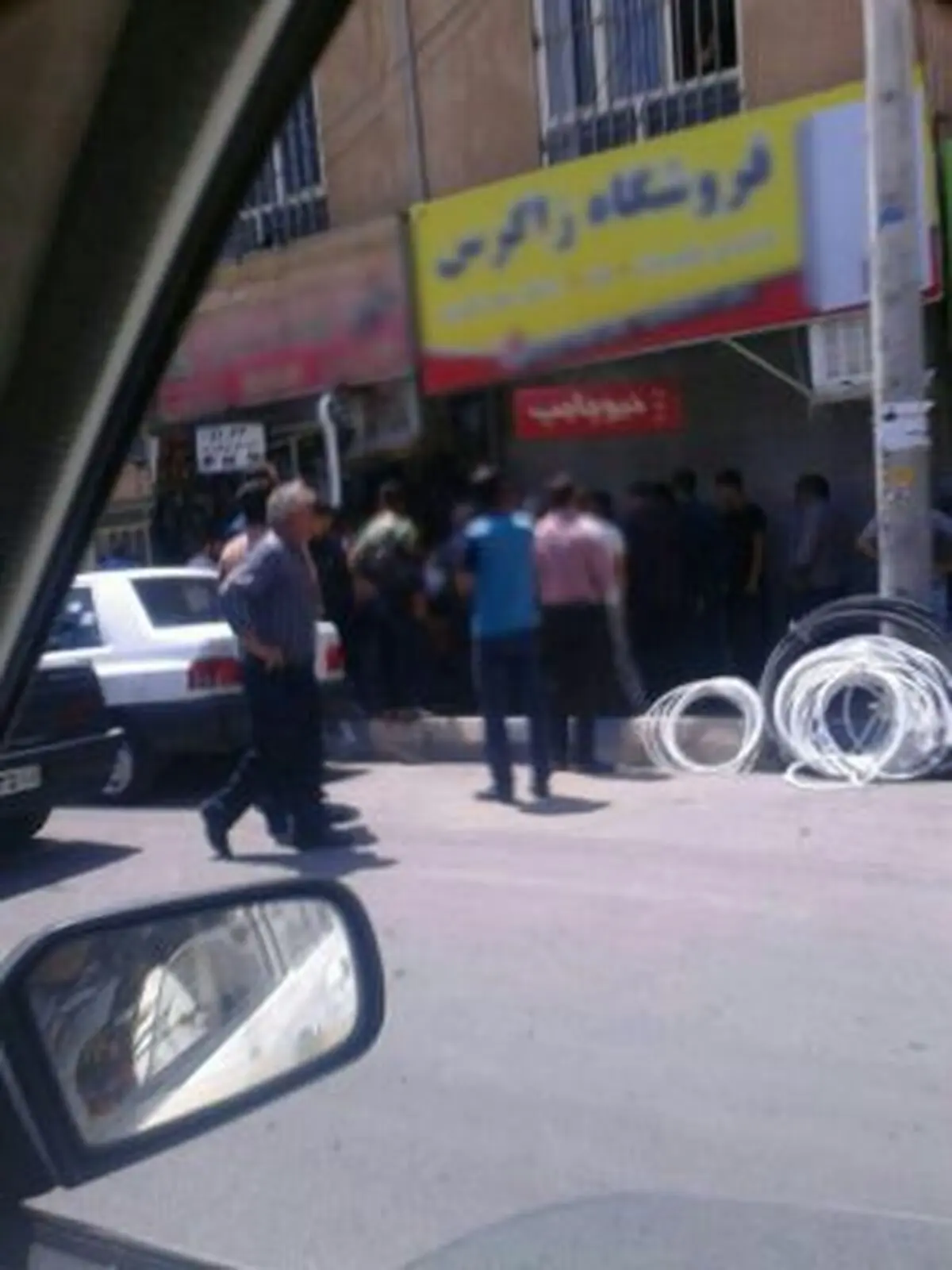 اسید پاشی مغازه دار ایلامی را روانه بیمارستان کرد