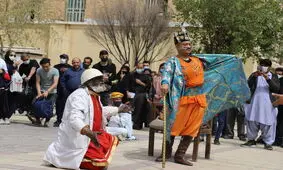 نوروزخوانی سه نسل سیاه بازی مقابل ارگ کریم خانی