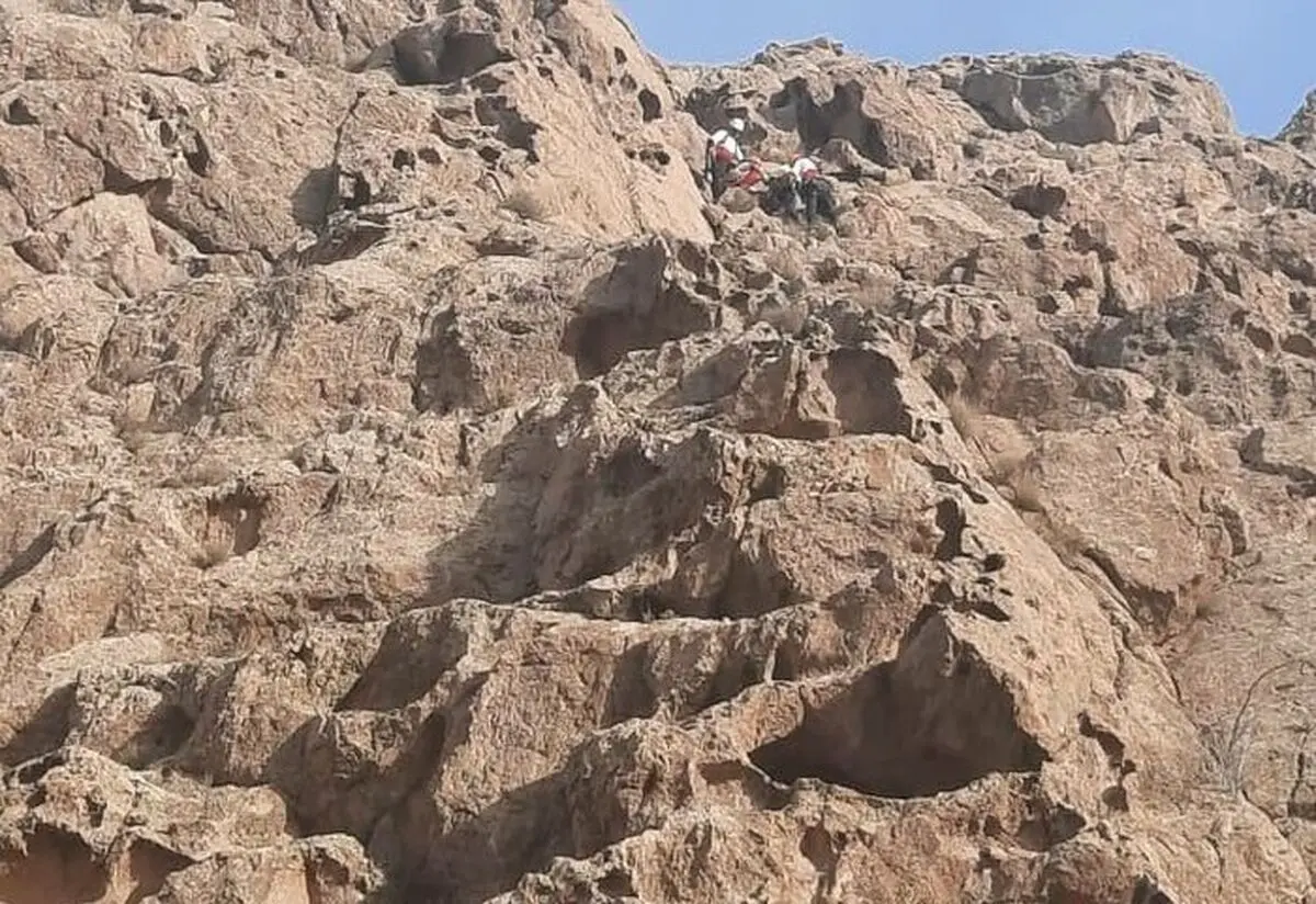 مرگ ۳ نفر در نتیجه سقوط از کوه و غرق شدگی در قاینات
