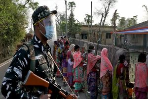 کشف ۴۱ بمب در بنگال غربی در آستانه مرحله سوم انتخابات ایالتی