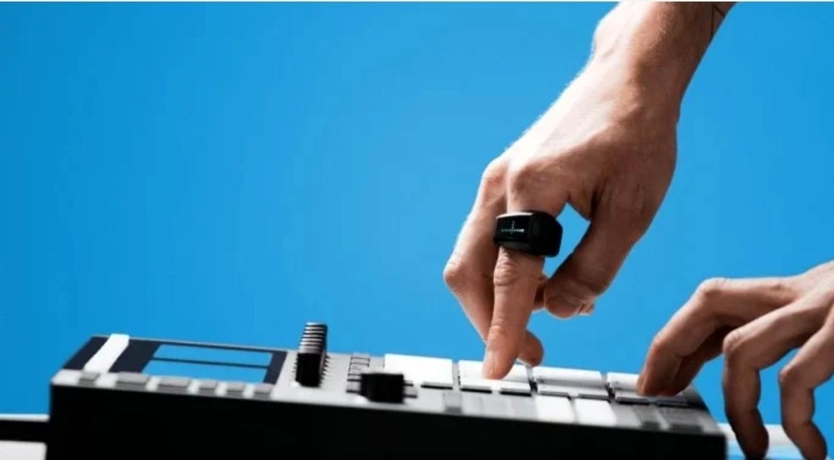 چگونه با یک انگشتر هوشمند نوازنده شویم؟/ عکس