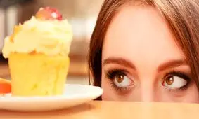 این نشانه ها می گویند شما به قند اعتیاد دارید