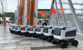 حضور پررنگ ربات‌های تحویل کالا در لس آنجلس/ تصاویر