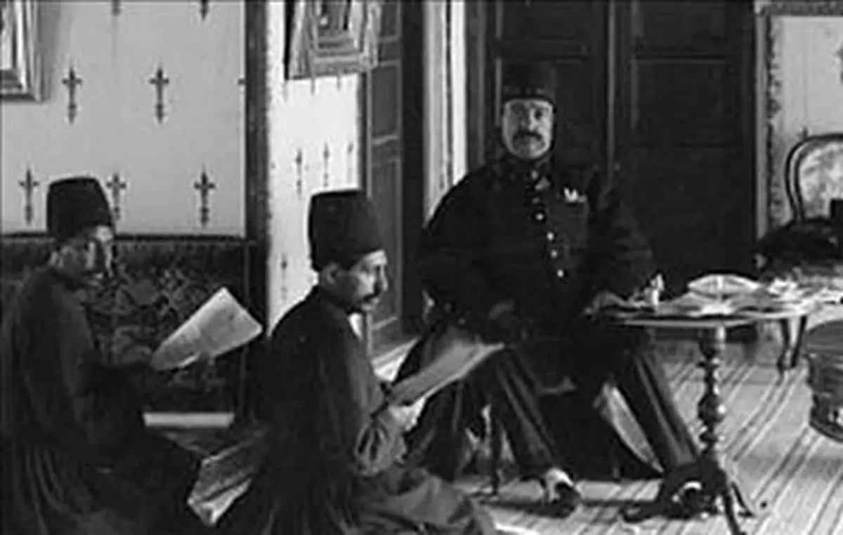 قدری غلام‌بچه‌ها بازی کردند کُشتی گرفتند، بعد دویدند