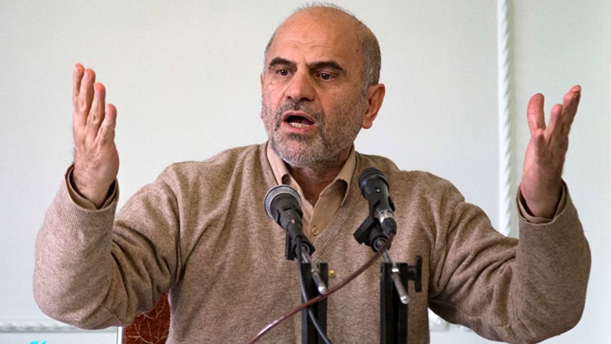 وزارت نفت شرافتمندانه تجربه میدان نفتی آزادگان با چینیها را شفاف بگوید/ از سرنوشت کامبوج و اکوادور درس بگیریم