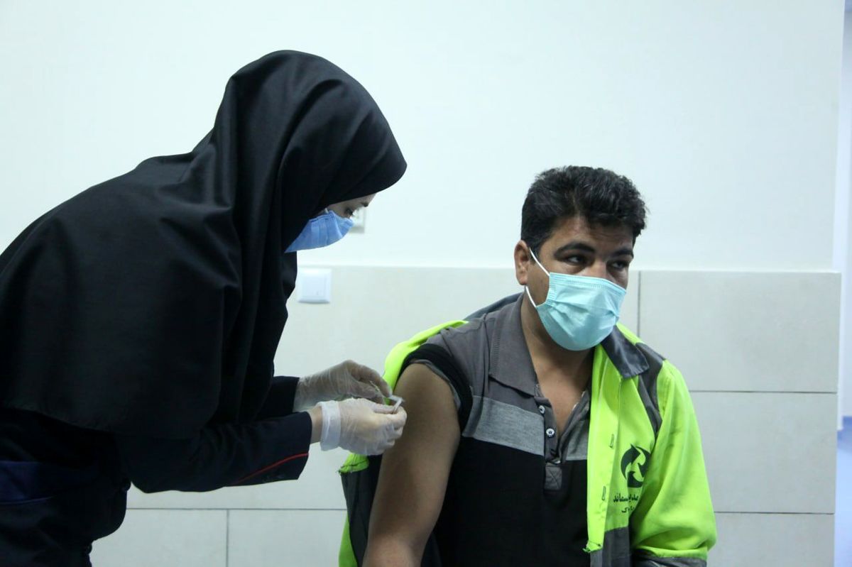 معاون وزیر بهداشت: تزریق واکسن ایرانی کرونا از خردادماه آغاز می‌شود