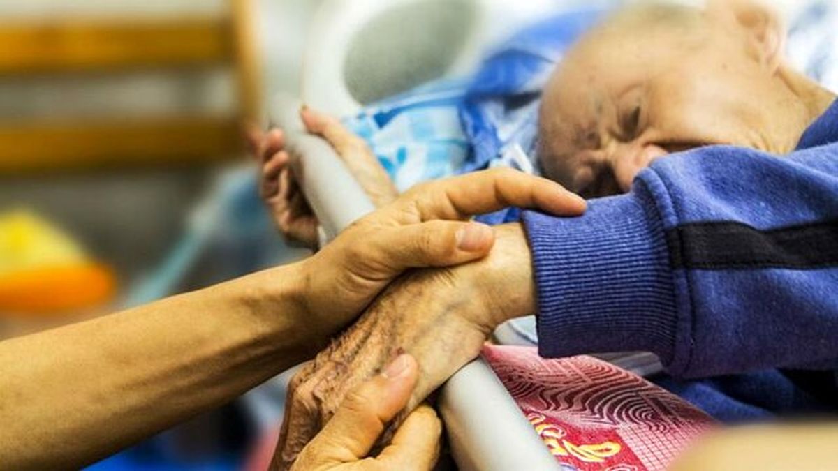 توصیههایی برای پرستارانِ افراد مبتلا به آلزایمر