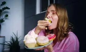 چگونه می‌توان پرخوری قبل از دوران قاعدگی را کنترل کرد؟!