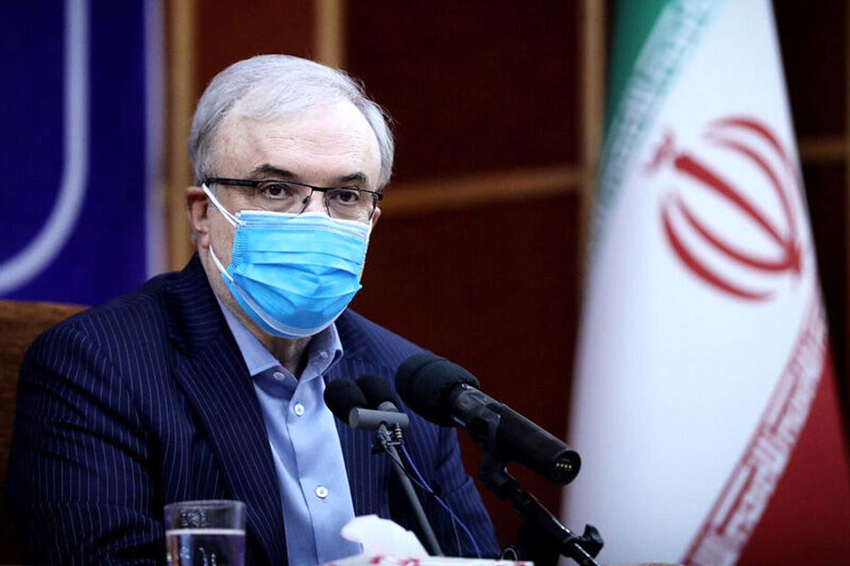 روزنامه جمهوری اسلامی خطاب به وزیر بهداشت: مگر از تحریم خبر نداشتید که وعده طلایی واکسن دادید؟