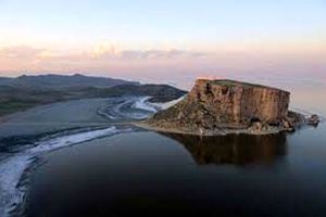 توقف رهاسازی آب به سمت دریاچه ارومیه/ وزارت نیروبه تعهداتش عمل کند