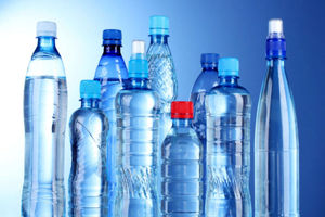 همراه آب معدنی پلاستیک نخورید