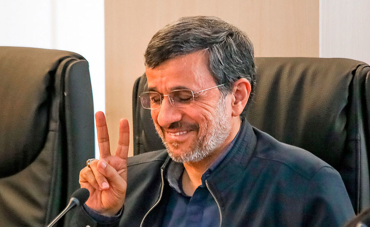 معجزه جدید احمدی‌نژاد برای ۱۴۰۰/ کاریکاتور