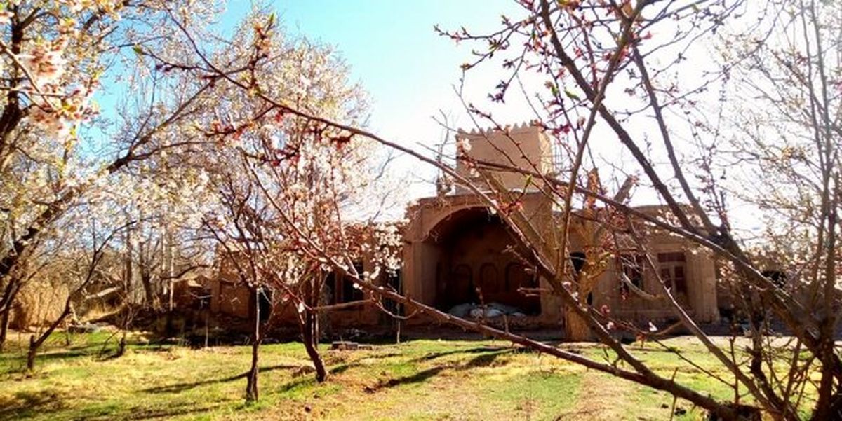 اسلامی ندوشن باغ و خانه پدریاش را وقف کرد