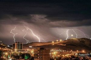 نکات ایمنی برای زمان وزش باد شدید و رگبار باران