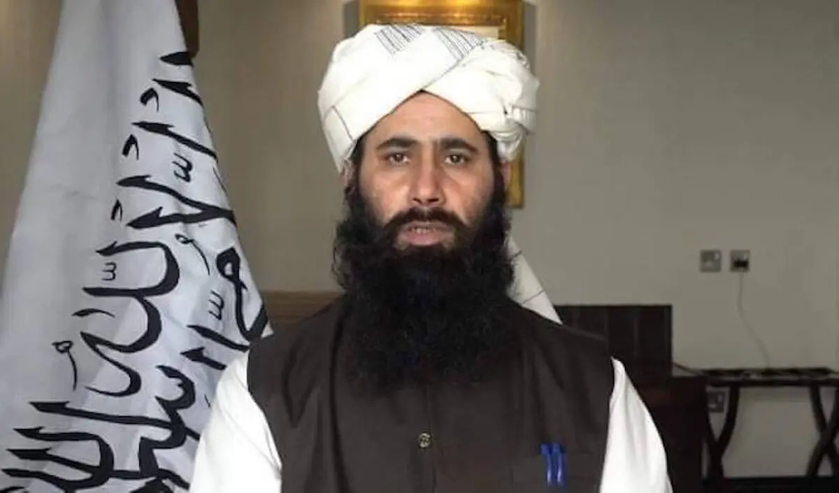 سخنگوی طالبان در انتقاد از ضرب‌وشتم یک زن توسط پلیس مرزی: «انسانیت و حقوق زن کجاست؟»