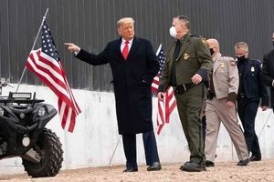 ترامپ: دولت جدید جلوی ساخت دیوار مرزی را گرفته؛ این یک فاجعه خواهد بود/ به زودی از مرزهای جنوبی بازدید می کنم