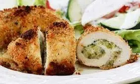 طرز تهیه رولت مرغ پنیری با اسفناج